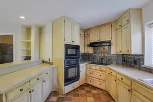 4708 Spring Creek Ct, Arlington, TX 76017 - Photo 14