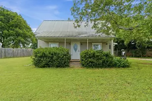 302 Tower Rd, Rio Vista, TX 76093 - Photo 2