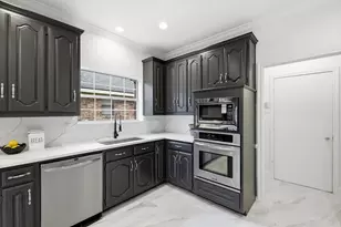 9017 Laredo Dr, Irving, TX 75063 - Photo 12