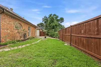 9017 Laredo Drive, Irving, TX 75063 - Photo 28