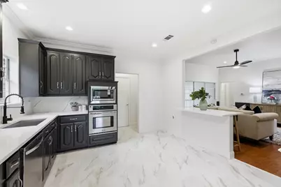 9017 Laredo Drive, Irving, TX 75063 - Photo 10