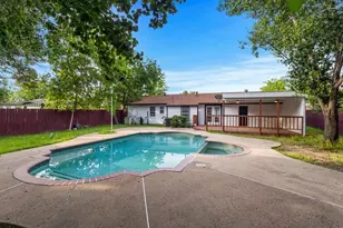 2529 Syracuse Dr, Irving, TX 75062 - Photo 30