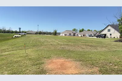 2201 Middlewood Circle, Granbury, TX 76049 - Photo 2