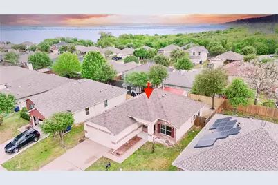 1906 Castaway Drive, Dallas, TX 75051 - Photo 2