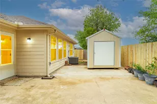 1906 Castaway Dr, Dallas, TX 75051 - Photo 30