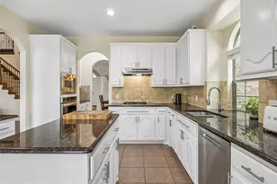 6133 Sunrise Lake Dr, Fort Worth, TX 76179 - Photo 14