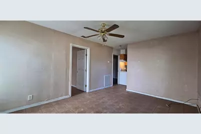 5729 Wellesley Avenue, Fort Worth, TX 76107 - Photo 4