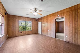 700 N 3rd St, McGregor, TX 76657 - Photo 4