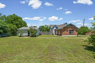 700 N 3rd St, McGregor, TX 76657 - Photo 20