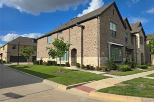 681 Vista Oaks Rd, Lewisville, TX 75067 - Photo 2