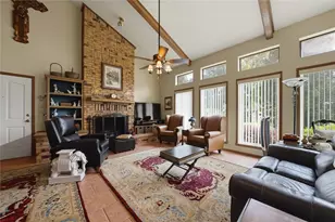 115 Imperial Dr, Mabank, TX 75156 - Photo 2
