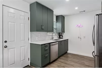 112 N Adams Avenue, Dallas, TX 75208 - Photo 24
