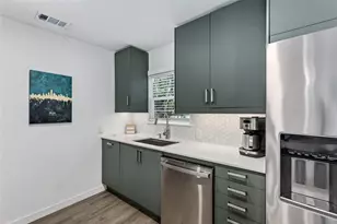 112 N Adams Ave, Dallas, TX 75208 - Photo 8