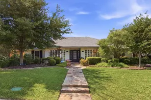 209 Fall Creek Dr, Richardson, TX 75080 - Photo 1