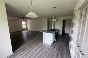 305 Lois St, Roanoke, TX 76262 - Photo 6