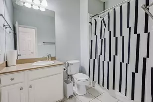 9718 Wolf Creek Dr, Irving, TX 75063 - Photo 18