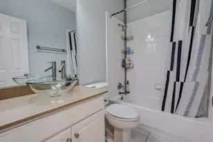9718 Wolf Creek Dr, Irving, TX 75063 - Photo 16