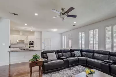 9718 Wolf Creek Drive, Irving, TX 75063 - Photo 6