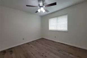 630 Country View Ln, Garland, TX 75043 - Photo 16