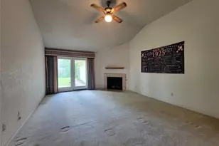 630 Country View Ln, Garland, TX 75043 - Photo 6
