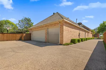 819 Hills Creek Drive, McKinney, TX 75072 - Photo 28