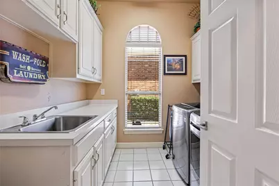819 Hills Creek Drive, McKinney, TX 75072 - Photo 18