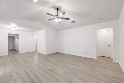 2428 Summer Place Drive, Arlington, TX 76014 - Photo 2