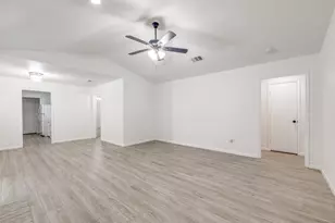 2428 Summer Pl Dr, Arlington, TX 76014 - Photo 2