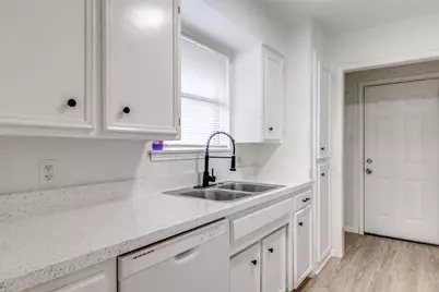2428 Summer Place Drive, Arlington, TX 76014 - Photo 6