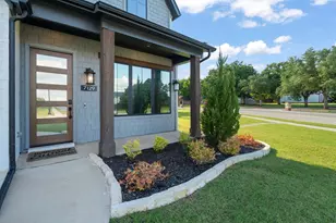 7129 Feather Crest Ln, North Richland Hills, TX 76182 - Photo 4