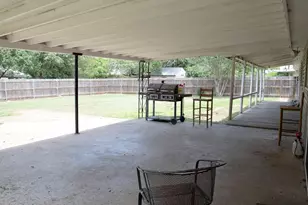 918 S Varella St, Mexia, TX 76667 - Photo 26