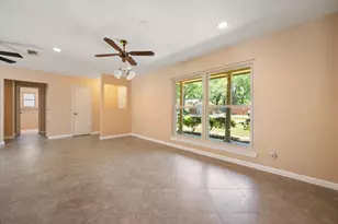 815 Vail Dr, Arlington, TX 76012 - Photo 18