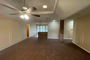 407 Hillcroft Cir, Duncanville, TX 75137 - Photo 2