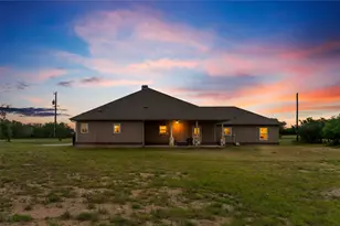 139 Kriston Ln, Springtown, TX 76082 - Photo 30