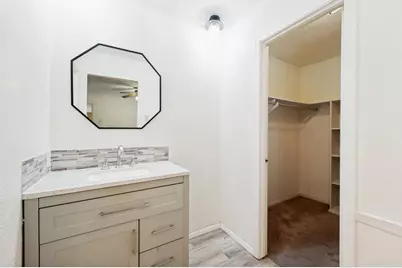 3544 Esplendor Avenue, Irving, TX 75062 - Photo 14