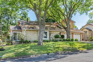 1814 Oak Creek Dr, Sherman, TX 75092 - Photo 2