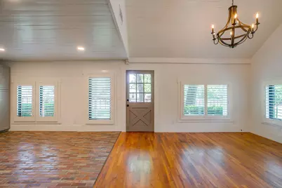 606 E Moore Street, Granbury, TX 76048 - Photo 4
