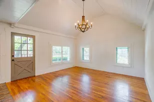 606 E Moore St, Granbury, TX 76048 - Photo 6