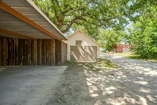 606 E Moore St, Granbury, TX 76048 - Photo 38