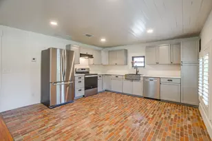 606 E Moore St, Granbury, TX 76048 - Photo 12