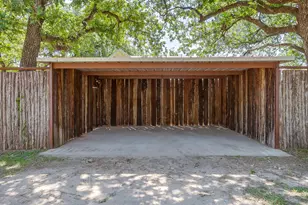 606 E Moore St, Granbury, TX 76048 - Photo 36