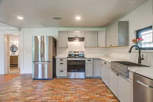 606 E Moore St, Granbury, TX 76048 - Photo 16