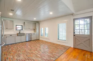 606 E Moore St, Granbury, TX 76048 - Photo 14