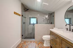 606 E Moore St, Granbury, TX 76048 - Photo 26