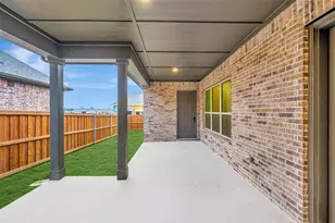 2114 Spotted Fawn Dr, Arlington, TX 76005 - Photo 2
