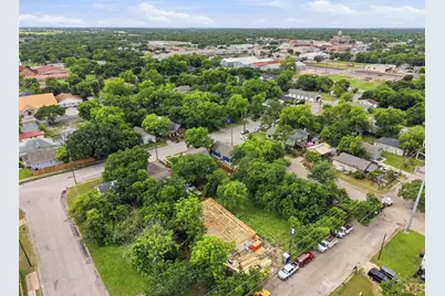 306 Royal Street, Cleburne, TX 76031 - Photo 8