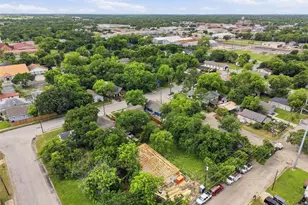 306 Royal St, Cleburne, TX 76031 - Photo 8