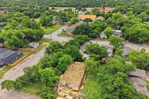 306 Royal St, Cleburne, TX 76031 - Photo 32