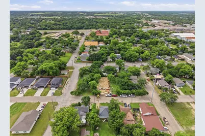 306 Royal Street, Cleburne, TX 76031 - Photo 14