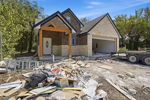 306 Royal St, Cleburne, TX 76031 - Photo 1